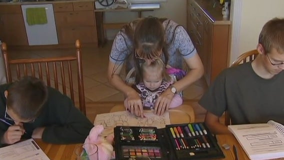 Ways moms can manage stress during pandemic, winter months