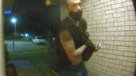 Baytown police working to identify robbery suspect