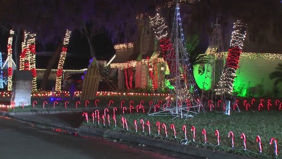 Popular neighborhoods to see Christmas lights in the Houston area