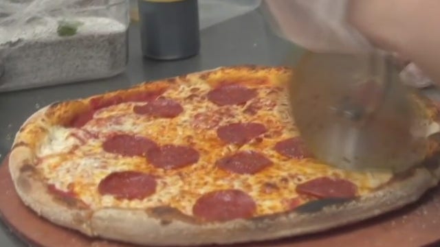 Houston owner launching self-serve taproom, offers free pizza for life to investors