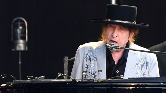 Universal Music Publishing Group buys Bob Dylan's entire catalog
