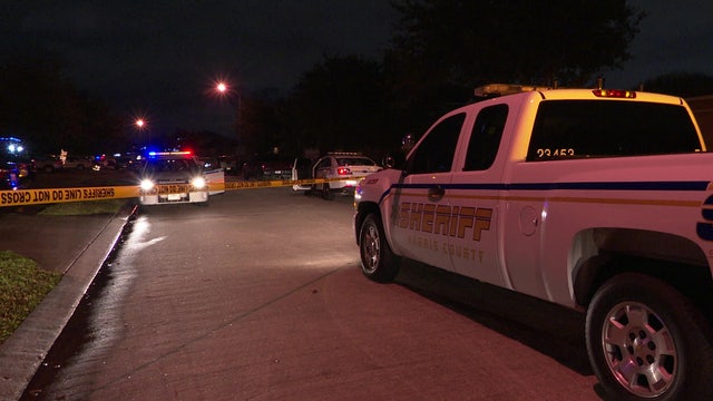 16-year-old boy shot and killed in roadway in north Harris County