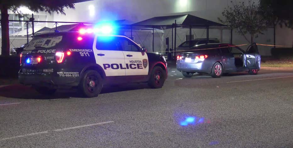 Houston police investigate deadly shooting of woman in car in Midtown