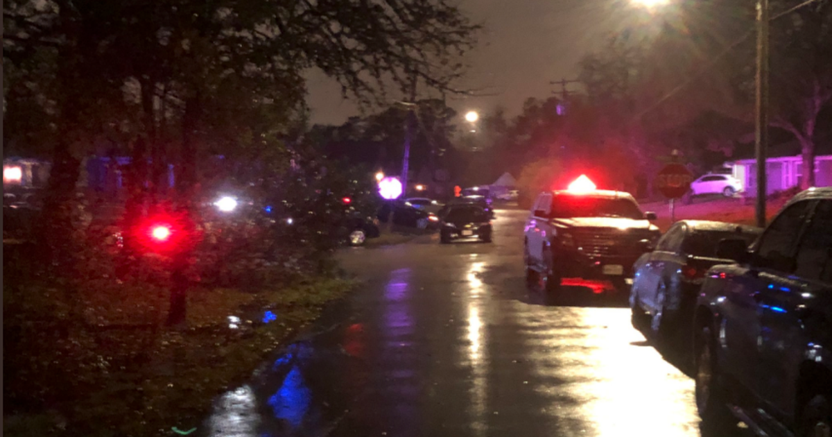 Man taken into custody after barricading himself inside SE Houston home ...