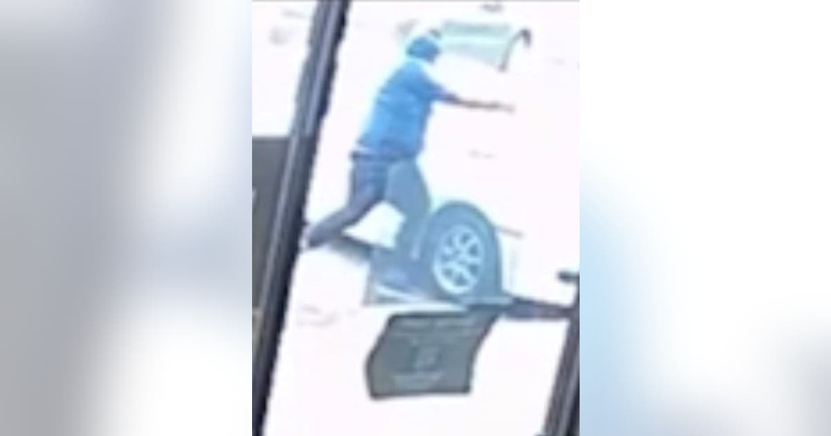 Police release photos of suspect wanted in deadly shooting of Houston ...