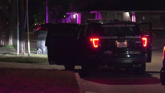 Police: Man fatally shot while breaking into vehicle in SE Houston