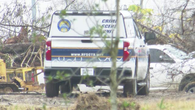 Houston police investigate after body found in Buffalo Bayou