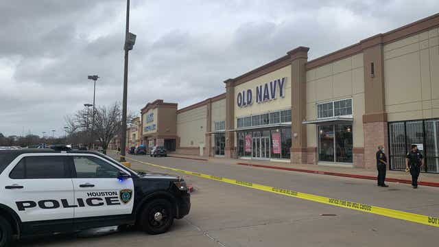 Four injured in parking lot shooting in NW houston