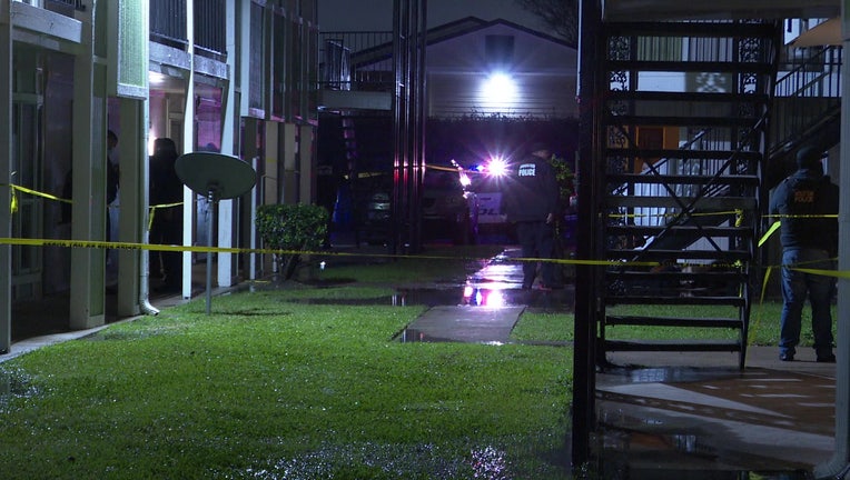 Armed suspect shot by officers in North Houston: HPD | FOX 26 Houston
