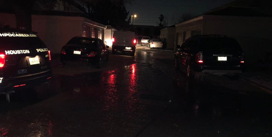 HPD: Woman, girl die from carbon monoxide poisoning after car was left running for heat