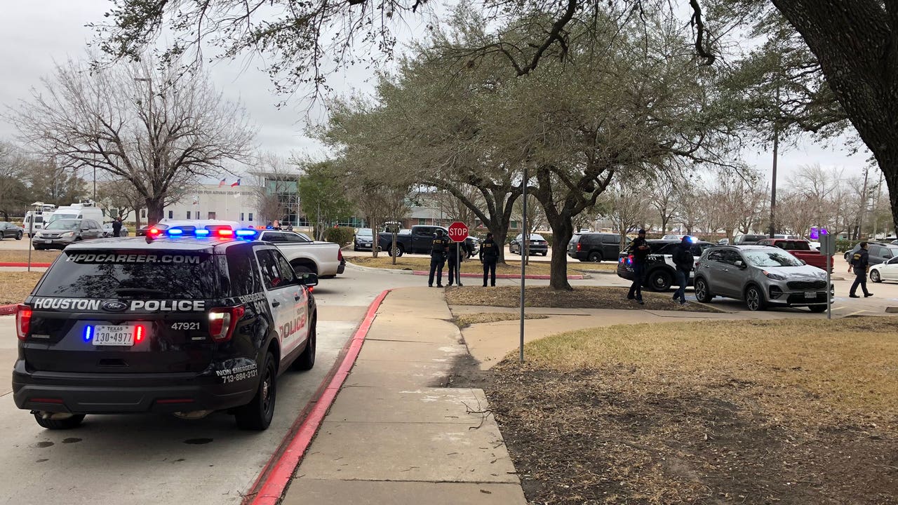 HPD Man kills himself after shooting his wife at West Houston medical