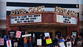 Iconic Houston River Oaks Theater at risk of closing at end of month, over lease negotiations
