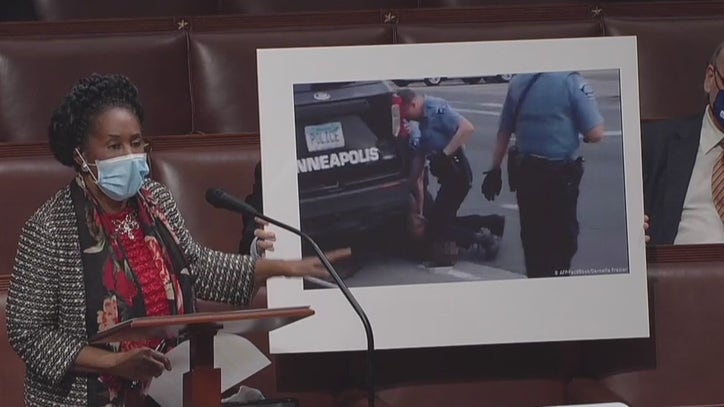 George Floyd's family witnesses House pass police reform bill in Floyd's honor - Vimarsana News