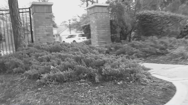 Houston woman warning others after her jog ends face-to-face with a predator who was exposing himself