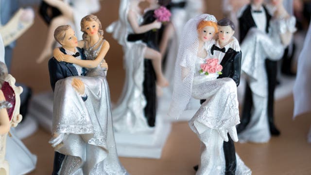 4/3/21: Saturday's unique date draws lines for Las Vegas wedding licenses