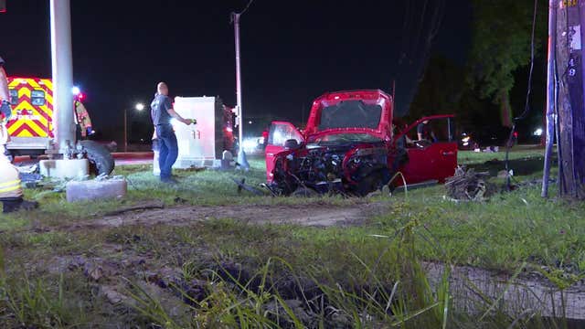 4 injured in 2-vehicle crash in northeast Houston