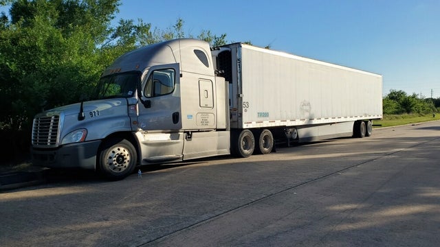 5 migrants found in 18-wheeler in Katy, constable's office says