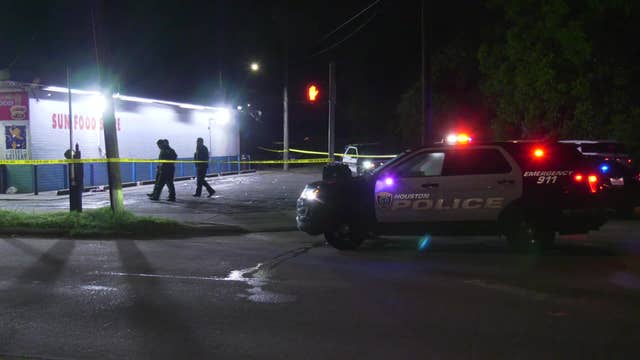 Man fatally shot outside of store in northeast Houston