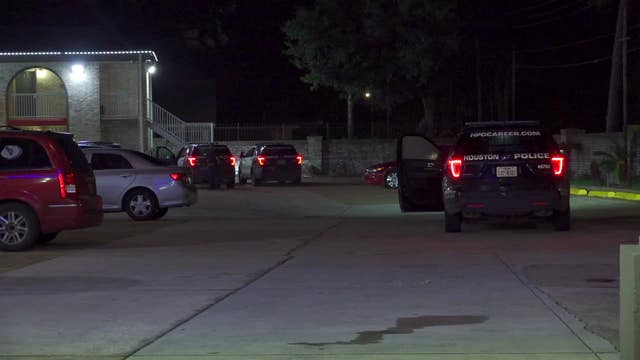 HPD: Man tore through walls of 2 hotel rooms after officers knocked on door
