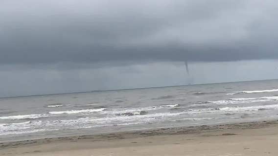 Waterspout caught on camera over Gulf of Mexico