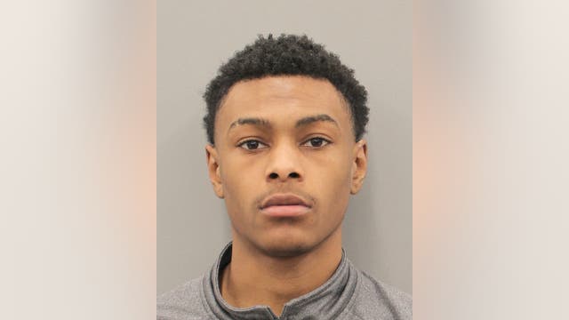 Suspect wanted in deadly shooting of 17-year-old at Houston hotel