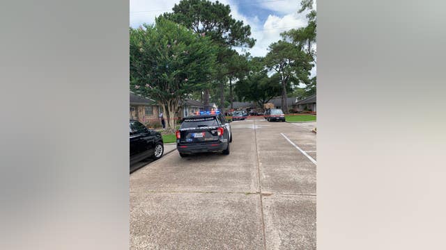 Mother, daughter fatally shot in west Houston; man charged with murder