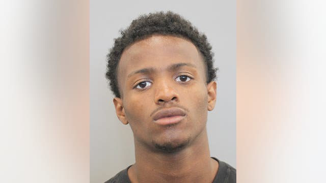 Houston police: 2 drivers charged after racing ends in deadly crash