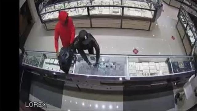 Jewelry store employee shoots at suspects during robbery at Katy Mills Mall: police