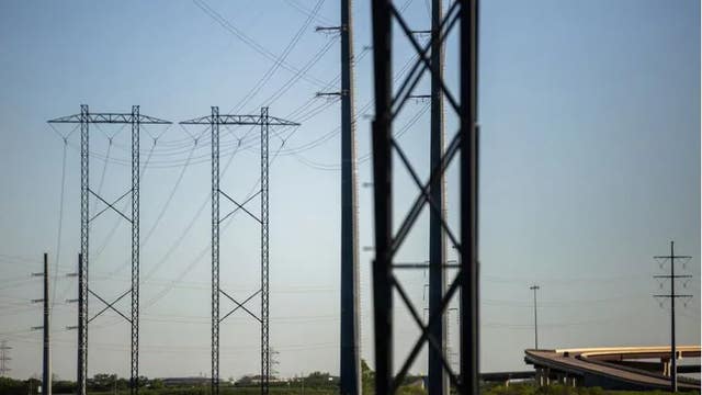 Grid operator says Texans can return to regular electricity use