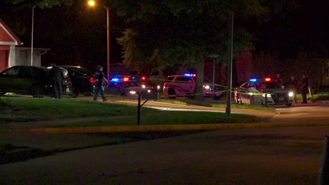 19-year-old dead, 2 wounded after shots fired at parked car in Harris Co.