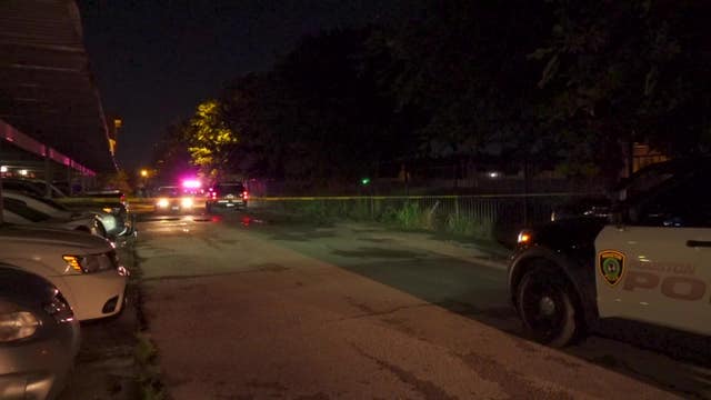 Man dies after shooting, crash in southwest Houston