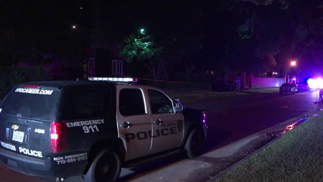 HPD: Woman shot man as he reportedly tried to force way into River Oaks home