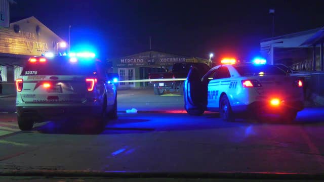 Possible road rage shooting injures 3 in Harris Co. flea market parking lot