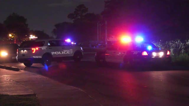 Bicyclist in critical condition after hit-and-run crash in southwest Houston