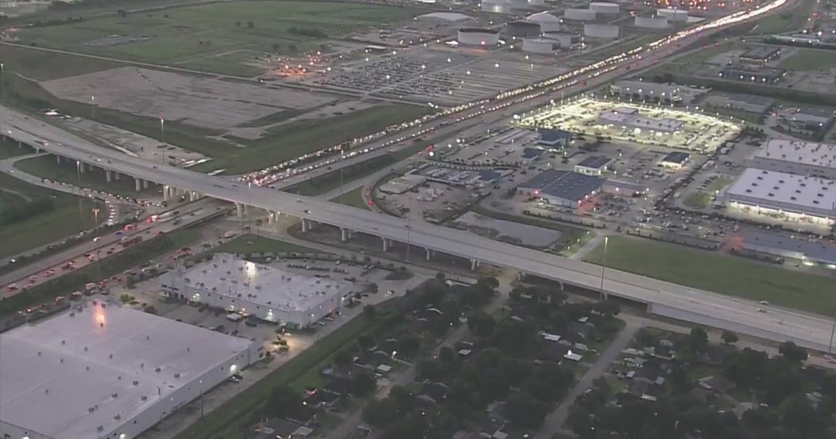 1 dead in crash on SH 225 at Beltway 8 | FOX 26 Houston