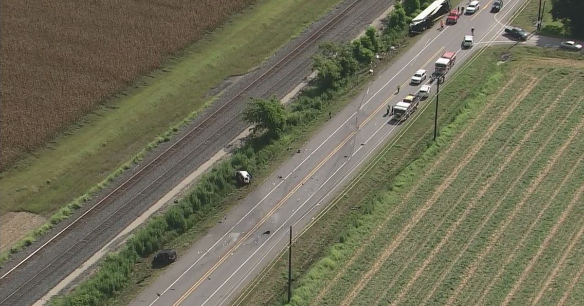 1 adult dead, child among 3 injured in major crash on Highway 90 in ...