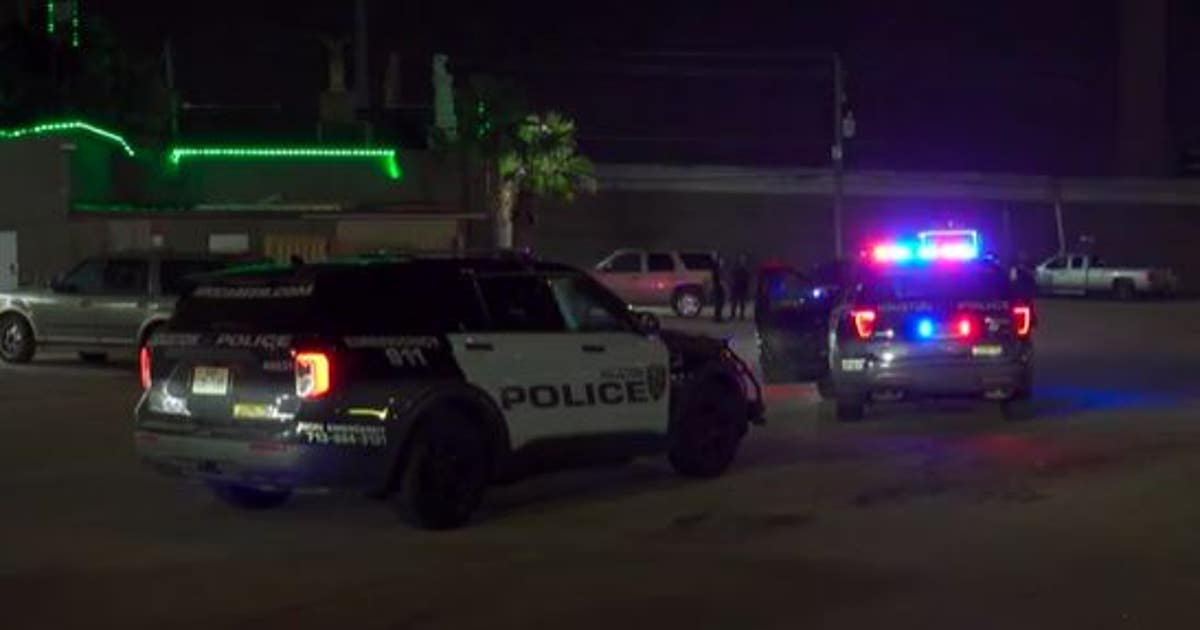 Police looking for man accused of randomly shooting two people at ...