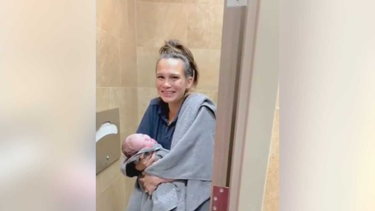 She's a strong one right there," Texas nurse, mother gives birth in a gas  station bathroom