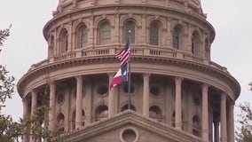 At least 2 Democratic lawmakers return to Texas after more than a week in Washington D.C.