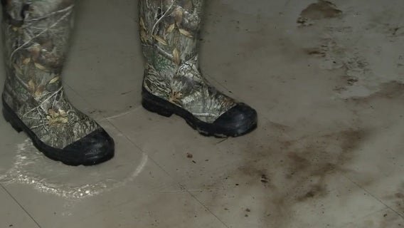 Houston tenants say raw sewage has been leaking into their apartments for 10 days