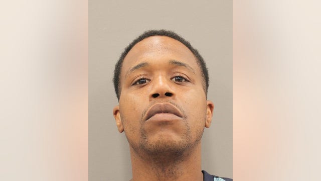 Man charged in deadly shooting outside SW Houston convenience store