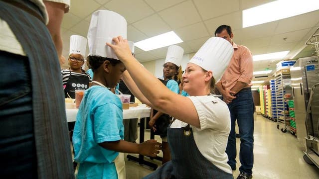 Local program looks to connect at-risk children with acclaimed restaurants, introduce them to culinary arts
