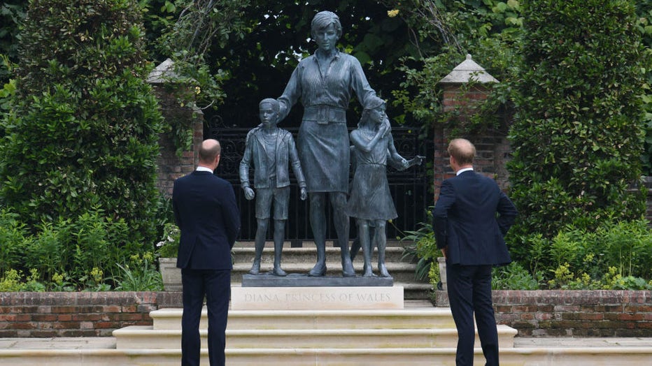 BRITAIN-ROYALS-DIANA-STATUE