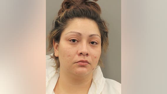 1 dead, 1 injured in north Houston stabbing; woman charged