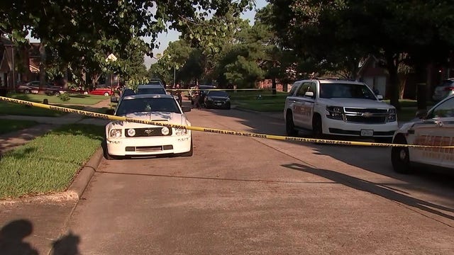 Woman, 31, fatally shot after pulling into garage at west Harris Co. home