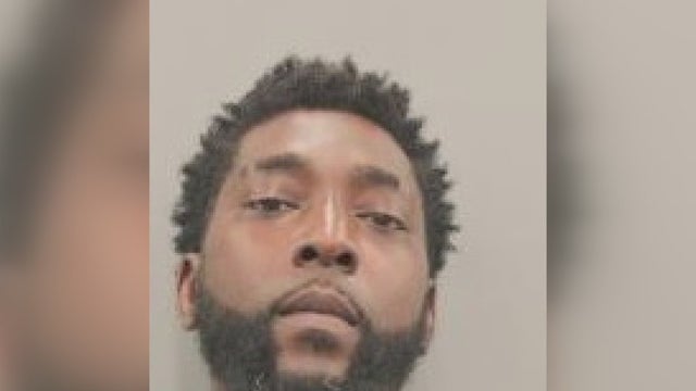 Convicted felon back behind bars, accused of shooting neighbors dog in face as children look on
