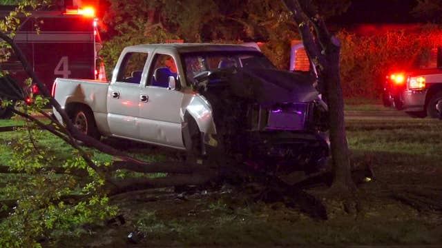 18-year-old shot in the back while driving, crashes into tree in NW Houston