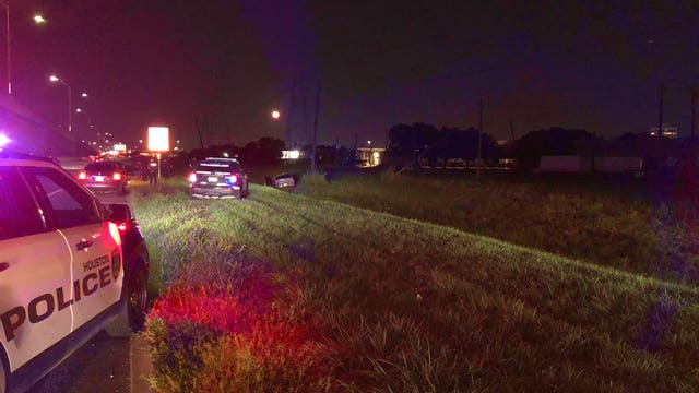 Man shot, killed while driving on Westpark Tollway, HPD says