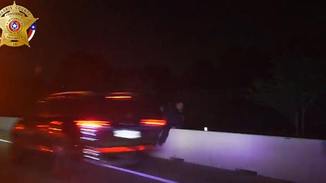 VIDEO: Harris Co. deputy nearly hit by alleged drunk driver while helping stranded motorists
