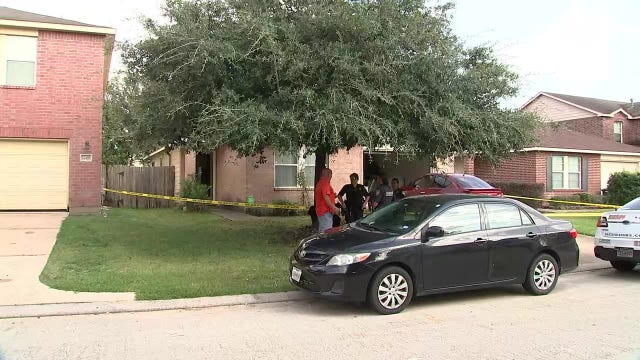 Father, son stabbed at home in northwest Harris County